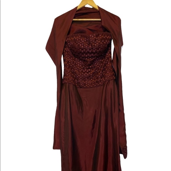 Helen Morley Maroon Iridescent Embroidered Strapless Maxi Gown with Sash Size 6 - Picture 5 of 11
